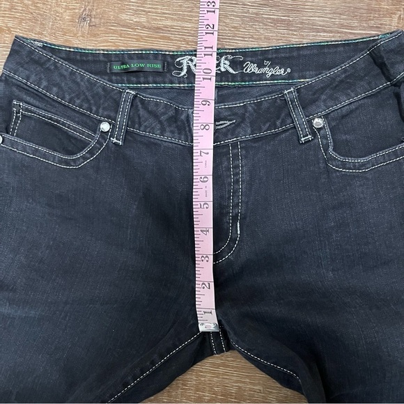 WRANGLER Rock 47 Black Boot Cut Jeans Contrast Stitching Silver Sequin Pockets 9 - Picture 8 of 9